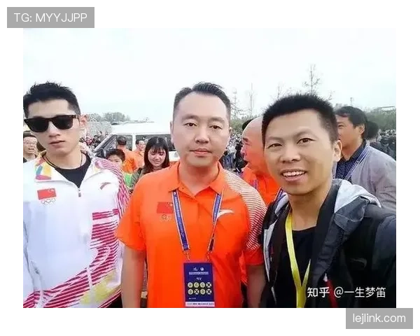 孔令辉居然在家穿拖鞋也这么讲究，感觉和赛场上判若两人啊？！