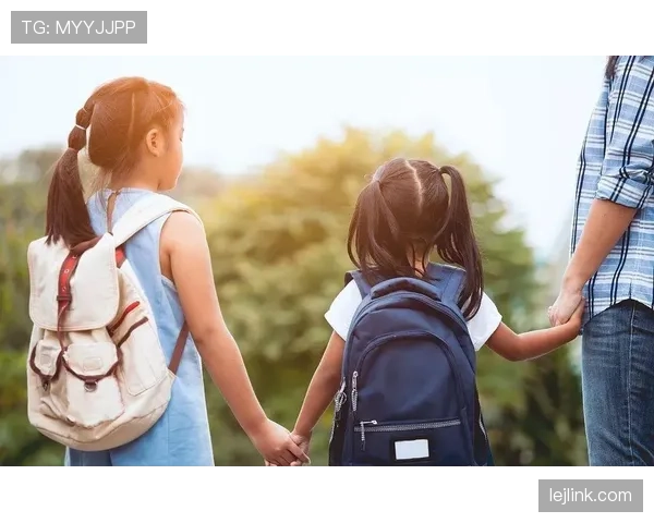 张楠训练完直接拎着爱马仕去接孩子，这谁顶得住啊